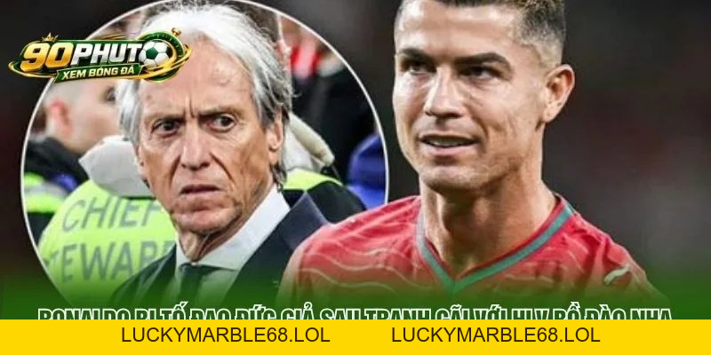 Ronaldo Bị Tố Đạo Đức Giả Sau Tranh Cãi Với HLV Bồ Đào Nha